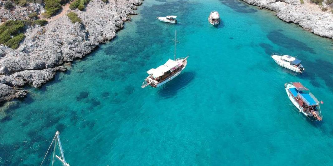 Türkiye’de Maldivler gibi bir yer var desek? Turkuaz renkli cennet mest ediyor: Bu koy görenleri büyülüyor 1